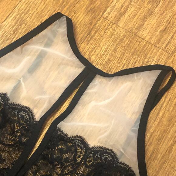 Daydream Nation Persephone Bra Bralette in Black / Pink Size Medium - Picture 5 of 13